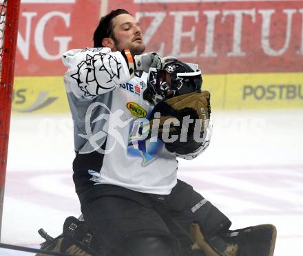 EBEL. Eishockey Bundesligal. EC VSV gegen Dornbirner Eishockey Club.  Hannes Enzenhofer (Dornbirn). Villach, am 7.10.2012.
Foto: Kuess 


---
pressefotos, pressefotografie, kuess, qs, qspictures, sport, bild, bilder, bilddatenbank