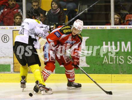 EBEL. Eishockey Bundesliga. EC KAC gegen Dornbirner Eishockey Club.   Stefan Geier,  (KAC), David Slivnik (Dornbirn). Klagenfurt, am 30.10.2012.
Foto: Kuess 


---
pressefotos, pressefotografie, kuess, qs, qspictures, sport, bild, bilder, bilddatenbank