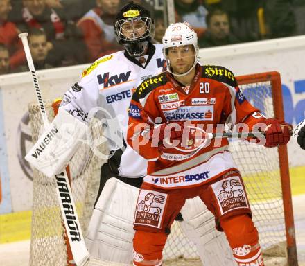 EBEL. Eishockey Bundesliga. EC KAC gegen Dornbirner Eishockey Club.   John Lammers (KAC), DESROCHERS Patrick (Dornbirn). Klagenfurt, am 30.10.2012.
Foto: Kuess 


---
pressefotos, pressefotografie, kuess, qs, qspictures, sport, bild, bilder, bilddatenbank