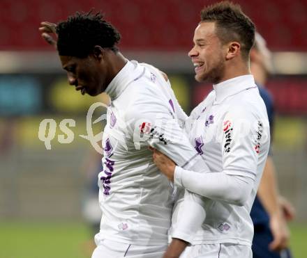 Fussball Regionalliga. SK Austria Klagenfurt gegen Kalsdorf. Torjubel Eric Akoto, Marco Sahanek (Klagenfurt). Klagenfurt, 3.11.2012.
Foto: Kuess
---
pressefotos, pressefotografie, kuess, qs, qspictures, sport, bild, bilder, bilddatenbank