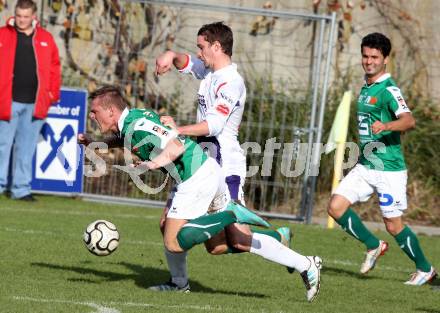 Fussball Regionalliga. SAK gegen Wallern. Martin Lenosek, (SAK), Marco Roser (Wallern). Klagenfurt, 3.11.2012.
Foto: Kuess
---
pressefotos, pressefotografie, kuess, qs, qspictures, sport, bild, bilder, bilddatenbank