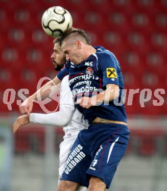 Fussball Regionalliga. SK Austria Klagenfurt gegen Kalsdorf. Oliver Pusztai, (Klagenfurt), Tadej Trdina (Kalsdorf). Klagenfurt, 3.11.2012.
Foto: Kuess
---
pressefotos, pressefotografie, kuess, qs, qspictures, sport, bild, bilder, bilddatenbank