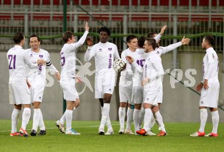 Fussball Regionalliga. SK Austria Klagenfurt gegen Kalsdorf. Torjubel Austria. Klagenfurt, 3.11.2012.
Foto: Kuess
---
pressefotos, pressefotografie, kuess, qs, qspictures, sport, bild, bilder, bilddatenbank