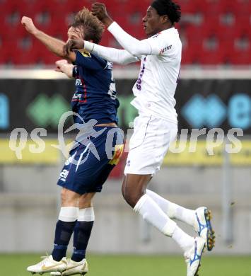 Fussball Regionalliga. SK Austria Klagenfurt gegen Kalsdorf. Eric Akoto, (Klagenfurt), Markus Gsellmann (Kalsdorf). Klagenfurt, 3.11.2012.
Foto: Kuess
---
pressefotos, pressefotografie, kuess, qs, qspictures, sport, bild, bilder, bilddatenbank