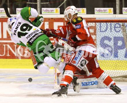 EBEL. Eishockey Bundesliga. EC KAC gegen HDD TELEMACH Olimpija Ljubljana. Johannes Kiristis,  (KAC),  Ziga Pance (Laibach). Klagenfurt, am 4.11.2012.
Foto: Kuess 


---
pressefotos, pressefotografie, kuess, qs, qspictures, sport, bild, bilder, bilddatenbank