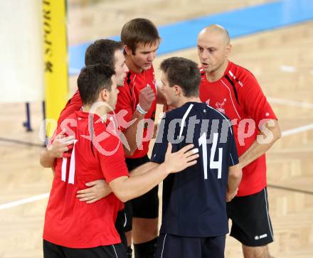 Volleyball BUndesliga. VBK Woerthersee Loewen gegen VC Amstetten. Jubel (Woerthersee Loewen). KLagenfurt, am 4.11.2012.
Foto: Kuess
---
pressefotos, pressefotografie, kuess, qs, qspictures, sport, bild, bilder, bilddatenbank