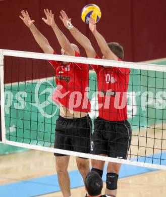 Volleyball BUndesliga. VBK Woerthersee Loewen gegen VC Amstetten. Zhivko Kolev, Tobias Koraimann (Woerthersee Loewen). KLagenfurt, am 4.11.2012.
Foto: Kuess
---
pressefotos, pressefotografie, kuess, qs, qspictures, sport, bild, bilder, bilddatenbank