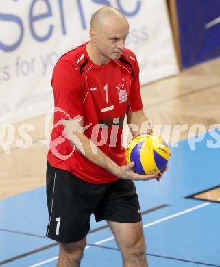 Volleyball BUndesliga. VBK Woerthersee Loewen gegen VC Amstetten. Zhivko Kolev (Woerthersee Loewen). KLagenfurt, am 4.11.2012.
Foto: Kuess
---
pressefotos, pressefotografie, kuess, qs, qspictures, sport, bild, bilder, bilddatenbank