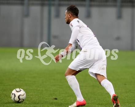 Fussball Regionalliga. SK Austria Klagenfurt gegen Kalsdorf. Marco Sahanek (Klagenfurt). Klagenfurt, 3.11.2012.
Foto: Kuess
---
pressefotos, pressefotografie, kuess, qs, qspictures, sport, bild, bilder, bilddatenbank