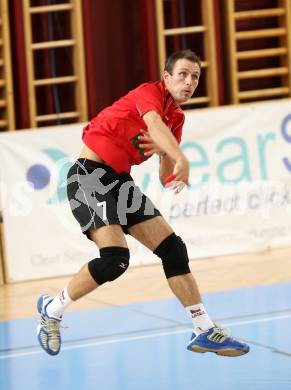 Volleyball BUndesliga. VBK Woerthersee Loewen gegen VC Amstetten. Jan Dumek (Woerthersee Loewen). KLagenfurt, am 4.11.2012.
Foto: Kuess
---
pressefotos, pressefotografie, kuess, qs, qspictures, sport, bild, bilder, bilddatenbank