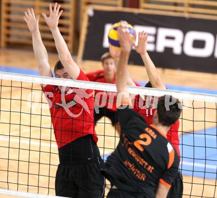 Volleyball BUndesliga. VBK Woerthersee Loewen gegen VC Amstetten. Jan Johansson, Simon Fruehbauer (Woerthersee Loewen). KLagenfurt, am 4.11.2012.
Foto: Kuess
---
pressefotos, pressefotografie, kuess, qs, qspictures, sport, bild, bilder, bilddatenbank