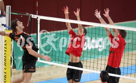 Volleyball BUndesliga. VBK Woerthersee Loewen gegen VC Amstetten. Jan Dumek, Tobias Koraimann (Woerthersee Loewen). KLagenfurt, am 4.11.2012.
Foto: Kuess
---
pressefotos, pressefotografie, kuess, qs, qspictures, sport, bild, bilder, bilddatenbank