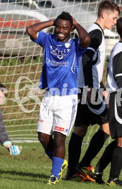 Fussball Kaerntner Liga. Maria Saal gegen Treibach. Akamba Mangbwa Hyacinthie (Treibach). Maria Saal, 3.11.2012.
Foto: kuess
---
pressefotos, pressefotografie, kuess, qs, qspictures, sport, bild, bilder, bilddatenbank