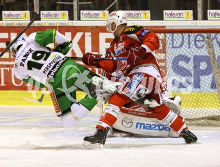 EBEL. Eishockey Bundesliga. EC KAC gegen HDD TELEMACH Olimpija Ljubljana. Johannes Kiristis,  (KAC),  Ziga Pance (Laibach). Klagenfurt, am 4.11.2012.
Foto: Kuess 


---
pressefotos, pressefotografie, kuess, qs, qspictures, sport, bild, bilder, bilddatenbank