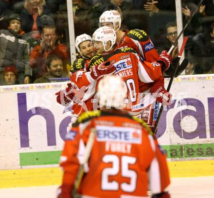 EBEL. Eishockey Bundesliga. EC KAC gegen HDD TELEMACH Olimpija Ljubljana.  Trojubel Thomas Koch, John Lammers, Tyler Myers (KAC). Klagenfurt, am 4.11.2012.
Foto: Kuess 


---
pressefotos, pressefotografie, kuess, qs, qspictures, sport, bild, bilder, bilddatenbank