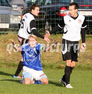 Fussball Kaerntner Liga. Maria Saal gegen Treibach. Martin Rauter Rauter, (Maria Saal), Alexander Lessnigg (Treibach). Maria Saal, 3.11.2012.
Foto: kuess
---
pressefotos, pressefotografie, kuess, qs, qspictures, sport, bild, bilder, bilddatenbank