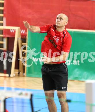 Volleyball BUndesliga. VBK Woerthersee Loewen gegen VC Amstetten. Zhivko Kolev (Woerthersee Loewen). KLagenfurt, am 4.11.2012.
Foto: Kuess
---
pressefotos, pressefotografie, kuess, qs, qspictures, sport, bild, bilder, bilddatenbank