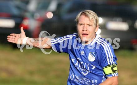 Fussball Kaerntner Liga. Maria Saal gegen Treibach. Alexander Lessnigg (Treibach). Maria Saal, 3.11.2012.
Foto: kuess
---
pressefotos, pressefotografie, kuess, qs, qspictures, sport, bild, bilder, bilddatenbank