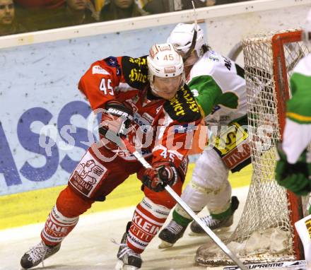 EBEL. Eishockey Bundesliga. EC KAC gegen HDD TELEMACH Olimpija Ljubljana. David Schuller,   (KAC), Brock McBride (Laibach). Klagenfurt, am 4.11.2012.
Foto: Kuess 


---
pressefotos, pressefotografie, kuess, qs, qspictures, sport, bild, bilder, bilddatenbank