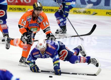 EBEL. Eishockey Bundesliga. EC VSV gegen Moser Medical Graz 99ers.  Michael Grabner,  (VSV), Guillaume Lefebvre (Graz). Villach, am 14.11.2012.
Foto: Kuess 


---
pressefotos, pressefotografie, kuess, qs, qspictures, sport, bild, bilder, bilddatenbank