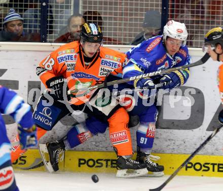 EBEL. Eishockey Bundesliga. EC VSV gegen Moser Medical Graz 99ers.  Nikolaus Hartl, (VSV),  Robert Lembacher  (Graz). Villach, am 14.11.2012.
Foto: Kuess 


---
pressefotos, pressefotografie, kuess, qs, qspictures, sport, bild, bilder, bilddatenbank