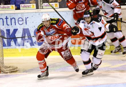 EBEL. Eishockey Bundesliga. EC KAC gegen HC Orli Znojmo.  Kevin Doell,  (KAC), Adam Havlik (Znojmo). Klagenfurt, am 14.11.2012.
Foto: Kuess 


---
pressefotos, pressefotografie, kuess, qs, qspictures, sport, bild, bilder, bilddatenbank