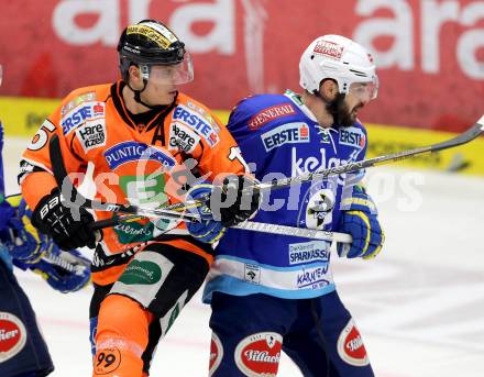 EBEL. Eishockey Bundesliga. EC VSV gegen Moser Medical Graz 99ers.  Scott Hotham,  (VSV), Matthias Iberer (Graz). Villach, am 14.11.2012.
Foto: Kuess 


---
pressefotos, pressefotografie, kuess, qs, qspictures, sport, bild, bilder, bilddatenbank