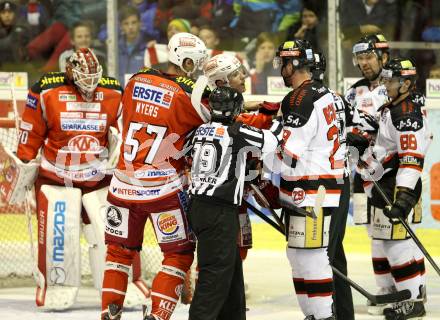 EBEL. Eishockey Bundesliga. EC KAC gegen HC Orli Znojmo. Tyler Myers, Kirk Furey,  (KAC), Brian Bickell (Znojmo). Klagenfurt, am 14.11.2012.
Foto: Kuess 


---
pressefotos, pressefotografie, kuess, qs, qspictures, sport, bild, bilder, bilddatenbank