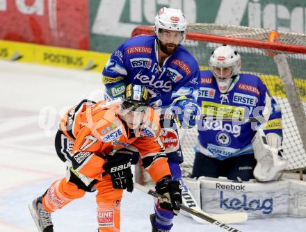 EBEL. Eishockey Bundesliga. EC VSV gegen Moser Medical Graz 99ers.  Brad Cole, Jean Philippe Lamoureux, (VSV),  Manuel Ganahl (Graz). Villach, am 14.11.2012.
Foto: Kuess 


---
pressefotos, pressefotografie, kuess, qs, qspictures, sport, bild, bilder, bilddatenbank