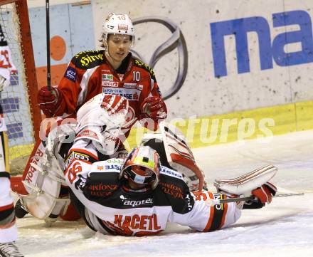 EBEL. Eishockey Bundesliga. EC KAC gegen HC Orli Znojmo. Tyler Scofield,  (KAC), Ondrej Kacetl  (Znojmo). Klagenfurt, am 14.11.2012.
Foto: Kuess 


---
pressefotos, pressefotografie, kuess, qs, qspictures, sport, bild, bilder, bilddatenbank