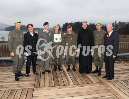 Verabschiedung Joe Tiger Pachler. Colonel Gerhard Eckelsberger, Militaerdekan Emmanuel Longin, Reinhard Tellian, Joe Tiger Pachler. Faaker See, 15.11.2012.
Foto: Kuess
---
pressefotos, pressefotografie, kuess, qs, qspictures, sport, bild, bilder, bilddatenbank