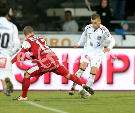 Fussball. Bundesliga. RZ Pellets WAC gegen FC Admira Wacker Moedling.  Manuel Kerhe,  (WAC), Stephan Auer (Moedling). Wolfsberg, 17.11.2012.
Foto: Kuess

---
pressefotos, pressefotografie, kuess, qs, qspictures, sport, bild, bilder, bilddatenbank