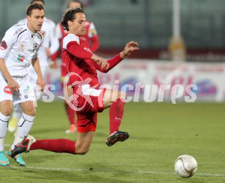 Fussball. Bundesliga. RZ Pellets WAC gegen FC Admira Wacker Moedling.  Peter Poellhuber (Moedling). Wolfsberg, 17.11.2012.
Foto: Kuess

---
pressefotos, pressefotografie, kuess, qs, qspictures, sport, bild, bilder, bilddatenbank