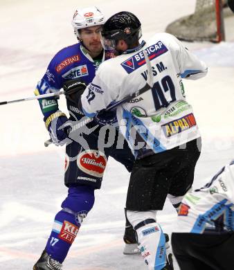 EBEL. Eishockey Bundesliga. EC VSV gegen SAPA Fehervar AV19.  Justin Taylor (VSV),  Marton Vas (SAPA Fehervar). Villach, am 18.11.2012.
Foto: Kuess 


---
pressefotos, pressefotografie, kuess, qs, qspictures, sport, bild, bilder, bilddatenbank