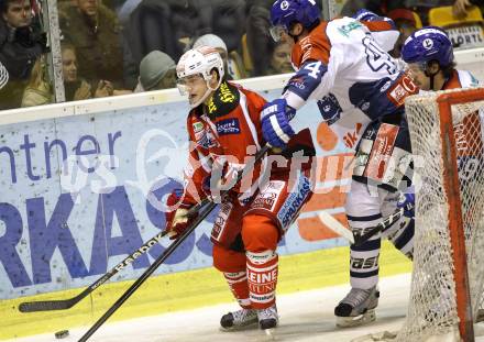 EBEL. Eishockey Bundesliga. EC KAC gegen KHL Medvescak Zagreb. Kevin Doell,   (KAC), Geoff Waugh (Zagreb). Klagenfurt, am 20.11.2012.
Foto: Kuess 


---
pressefotos, pressefotografie, kuess, qs, qspictures, sport, bild, bilder, bilddatenbank