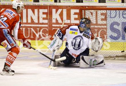 EBEL. Eishockey Bundesliga. EC KAC gegen KHL Medvescak Zagreb. Tor Jamie Lundmark,   (KAC), Robert Kristan (Zagreb). Klagenfurt, am 20.11.2012.
Foto: Kuess 


---
pressefotos, pressefotografie, kuess, qs, qspictures, sport, bild, bilder, bilddatenbank