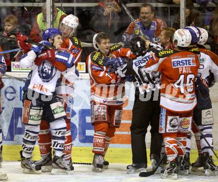 EBEL. Eishockey Bundesliga. EC KAC gegen KHL Medvescak Zagreb. Tyler Myers,  (KAC), Brandon Buck  (Zagreb). Klagenfurt, am 20.11.2012.
Foto: Kuess 


---
pressefotos, pressefotografie, kuess, qs, qspictures, sport, bild, bilder, bilddatenbank