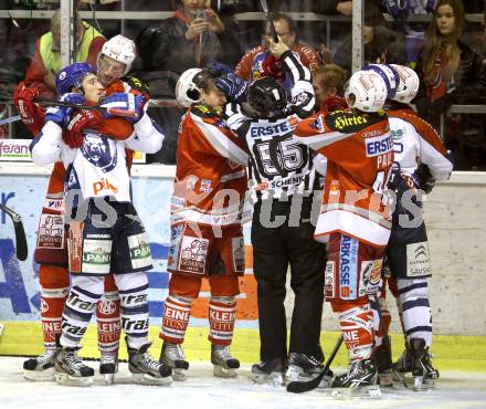 EBEL. Eishockey Bundesliga. EC KAC gegen KHL Medvescak Zagreb. Tyler Myers,  (KAC),  Brandon Buck  (Zagreb). Klagenfurt, am 20.11.2012.
Foto: Kuess 


---
pressefotos, pressefotografie, kuess, qs, qspictures, sport, bild, bilder, bilddatenbank