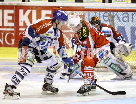 EBEL. Eishockey Bundesliga. EC KAC gegen KHL Medvescak Zagreb. Stefan Schumnig,  (KAC), Brandon Buck  (Zagreb). Klagenfurt, am 20.11.2012.
Foto: Kuess 


---
pressefotos, pressefotografie, kuess, qs, qspictures, sport, bild, bilder, bilddatenbank