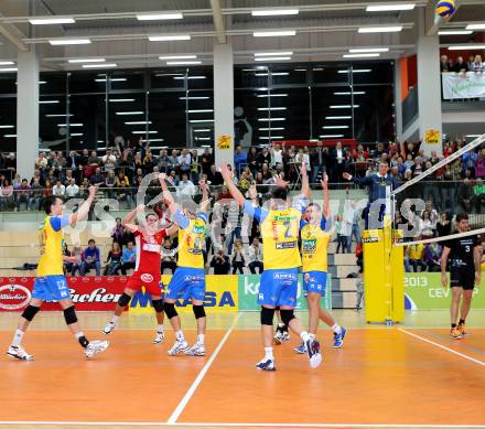 Volleyball. CEV-Cup. Aich/Dob gegen Calcit Kamnik. Jubel  (Aich/Dob). Bleiburg, 21.11.2012.
Foto: Kuess

---
pressefotos, pressefotografie, kuess, qs, qspictures, sport, bild, bilder, bilddatenbank