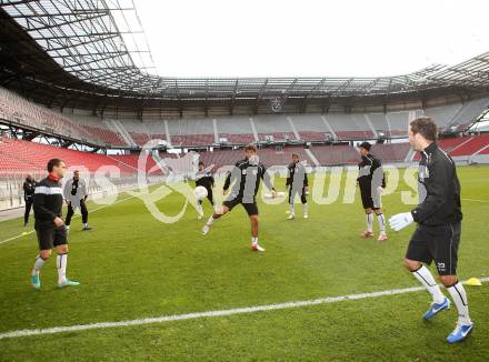 Fussball. Bundesliga. RZ Pellets WAC. Training im Woethersee Stadion Klagenfurt. Klagenfurt, 26.11.2012.
Foto: kuess
---
pressefotos, pressefotografie, kuess, qs, qspictures, sport, bild, bilder, bilddatenbank