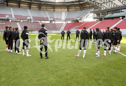 Fussball. Bundesliga. RZ Pellets WAC. Training im Woethersee Stadion Klagenfurt. Klagenfurt, 26.11.2012.
Foto: kuess
---
pressefotos, pressefotografie, kuess, qs, qspictures, sport, bild, bilder, bilddatenbank