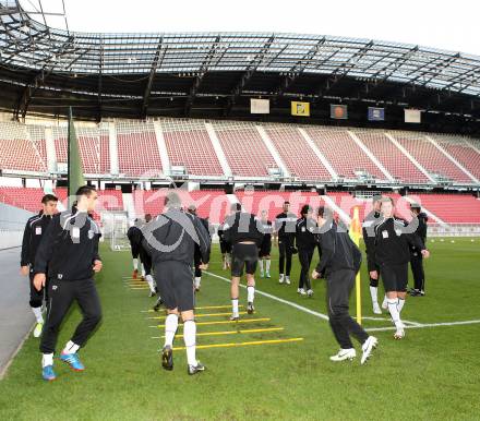 Fussball. Bundesliga. RZ Pellets WAC. Training im Woethersee Stadion Klagenfurt. Klagenfurt, 26.11.2012.
Foto: kuess
---
pressefotos, pressefotografie, kuess, qs, qspictures, sport, bild, bilder, bilddatenbank