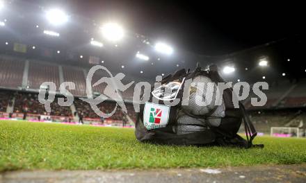 Fussball Bundesliga. RZ Pellets WAC gegen Sturm Graz. Feature. Ballsack. Woerthersee Stadion.. Klagenfurt, am 27.11.2012.
Foto: Kuess

---
pressefotos, pressefotografie, kuess, qs, qspictures, sport, bild, bilder, bilddatenbank