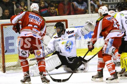 EBEL. Eishockey Bundesliga. EC KAC gegen Dornbirner Eishockey Club.   Mike Siklenka,  (KAC), Patrick Desrochers (Dornbirn). Klagenfurt, am 30.11.2012.
Foto: Kuess 


---
pressefotos, pressefotografie, kuess, qs, qspictures, sport, bild, bilder, bilddatenbank