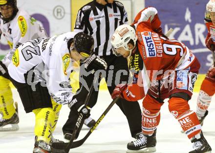 EBEL. Eishockey Bundesliga. EC KAC gegen Dornbirner Eishockey Club.   Andrew Cogliano, (KAC), Michael Lebler  (Dornbirn). Klagenfurt, am 30.11.2012.
Foto: Kuess 


---
pressefotos, pressefotografie, kuess, qs, qspictures, sport, bild, bilder, bilddatenbank