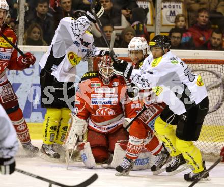 EBEL. Eishockey Bundesliga. EC KAC gegen Dornbirner Eishockey Club.   Rene Swette, Johannes Reichel,  (KAC), Scott Andrew Aarsson (Dornbirn). Klagenfurt, am 30.11.2012.
Foto: Kuess 


---
pressefotos, pressefotografie, kuess, qs, qspictures, sport, bild, bilder, bilddatenbank