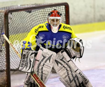 Eishockey. CHL. Tarco Woelfe Klagenfurt gegen 1. EHC Althofen. Florian Weisskircher (Althofen). Klagenfurt, 28.11.2012.
Foto: Kuess
---
pressefotos, pressefotografie, kuess, qs, qspictures, sport, bild, bilder, bilddatenbank