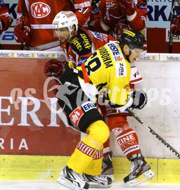 EBEL. Eishockey Bundesliga. EC KAC gegen UPC Vienna Capitals. Johannes Reichel,  (KAC), David Lundbohm   (Vienna). Klagenfurt, am 2.12.2012.
Foto: Kuess 


---
pressefotos, pressefotografie, kuess, qs, qspictures, sport, bild, bilder, bilddatenbank