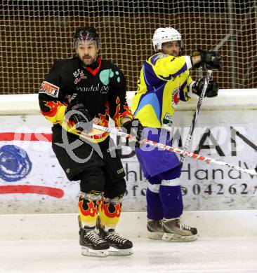 Eishockey. CHL. 1.EHC Althofen gegen EC-SV Spittal. Gilbert Moser (Althofen), Daniel Kudler (Spittal). Althofen, 1.12.2012.
Foto: Kuess
---
pressefotos, pressefotografie, kuess, qs, qspictures, sport, bild, bilder, bilddatenbank